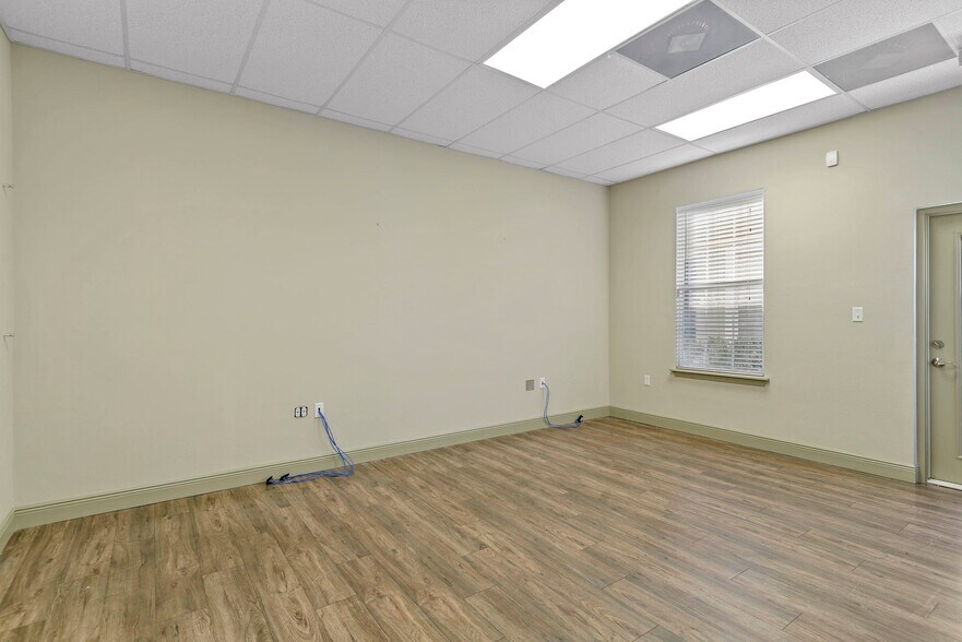 More Photos Of 871 Outer Rd, Orlando Medical For Lease