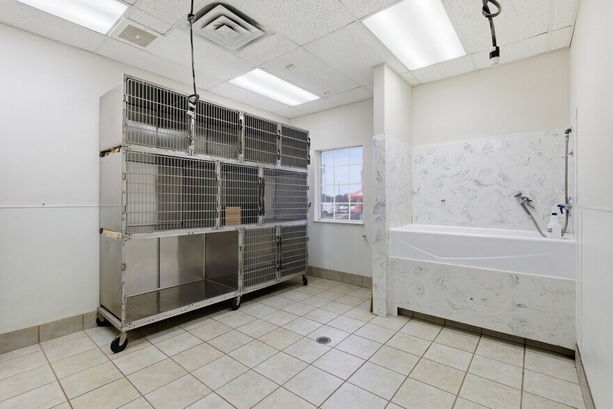 More Photos Of 1695 S State Highway 121, Lewisville Veterinarian Kennel For Sale
