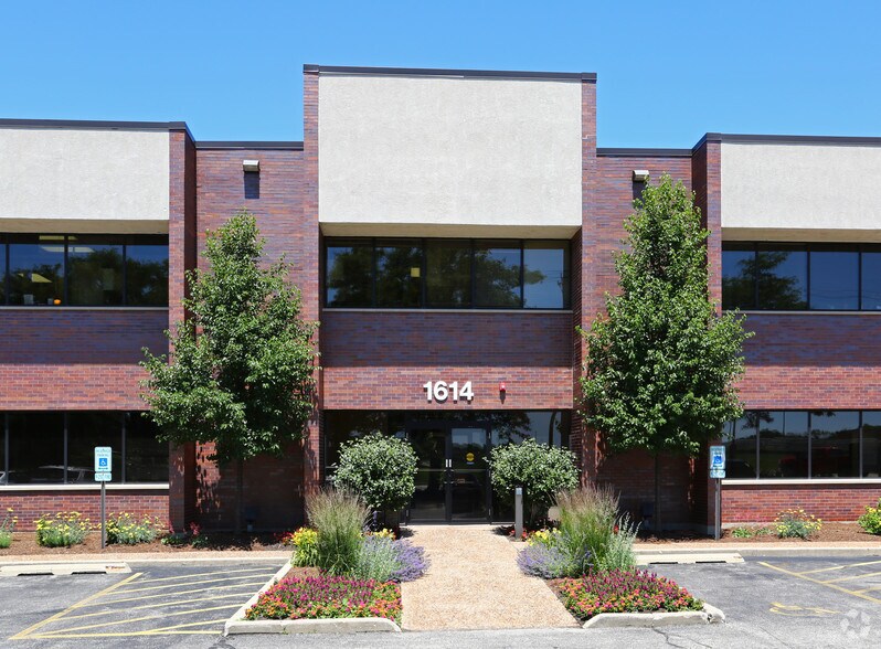 Primary Photo Of 1614 W Central Rd, Arlington Heights Medical For Lease