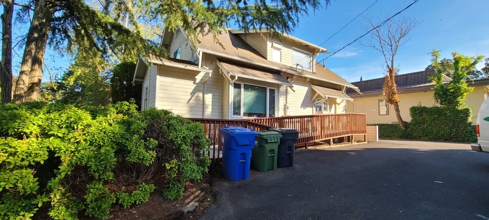 More Photos Of 1415 Liberty St SE, Salem Office For Sale