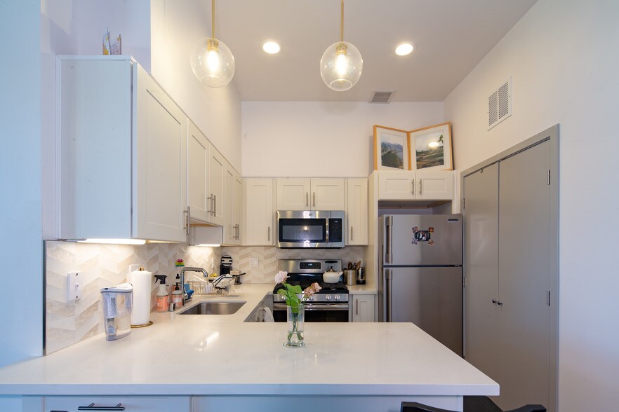 More Photos Of 350 4th St, Oakland Apartments For Sale