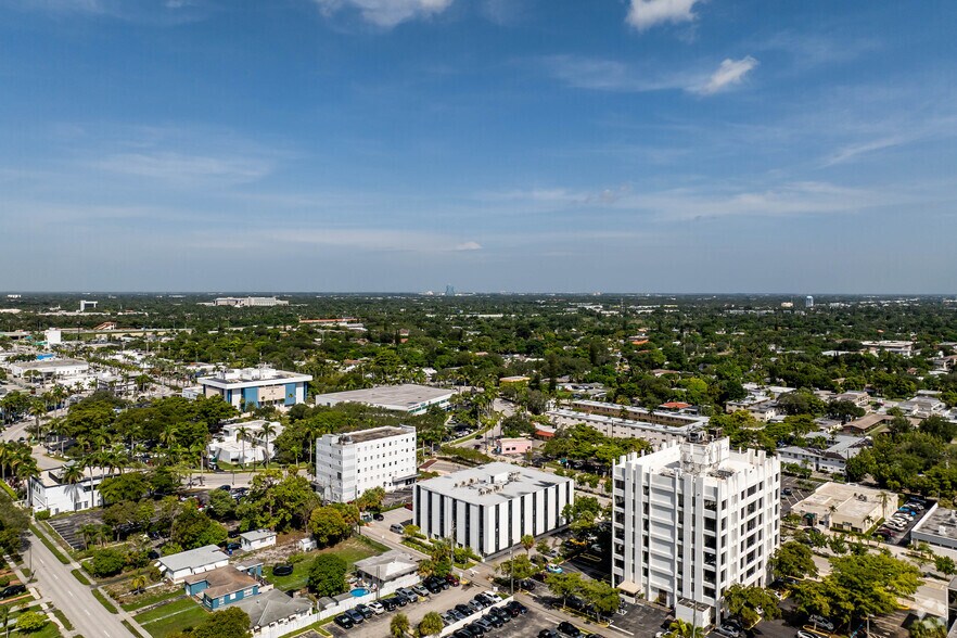 More Photos Of 2500 Hollywood Blvd, Hollywood Office For Lease