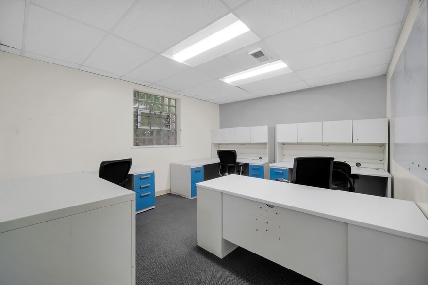 More Photos Of 3909 W Fullerton Ave, Chicago Medical For Sale