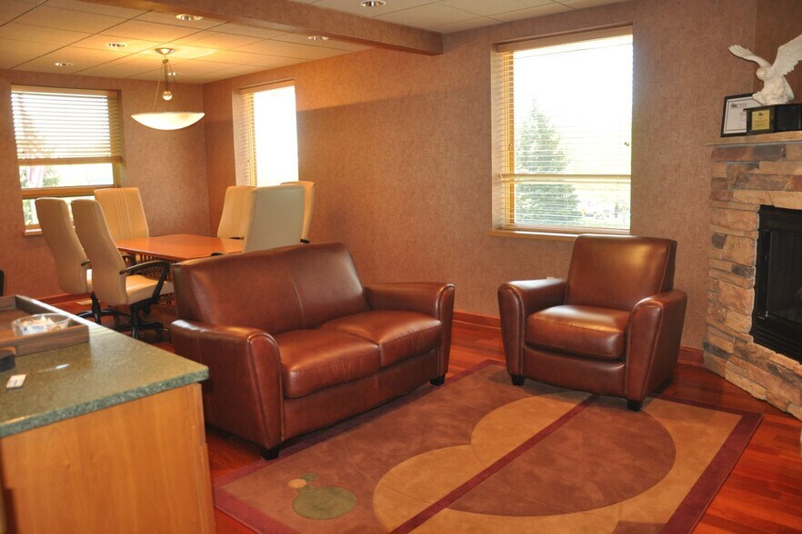 More Photos Of 669 N Medina St, Loretto Office For Lease
