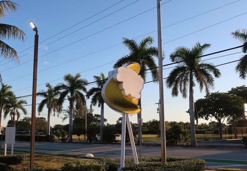 More Photos Of 2410 N Federal Hwy, Delray Beach General Retail For Sale