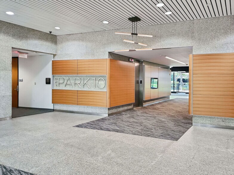 More Photos Of 16225 Park Ten Pl, Houston Coworking Space