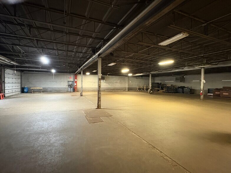 More Photos Of 4315 Walnut St, McKeesport Warehouse For Lease