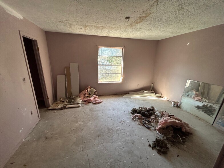 More Photos Of 5924 NW 10th St, Oklahoma City Apartments For Sale