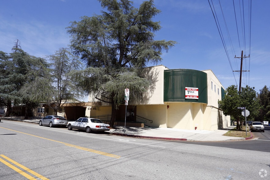 Primary Photo Of 10660 White Oak Ave, Granada Hills Medical For Lease