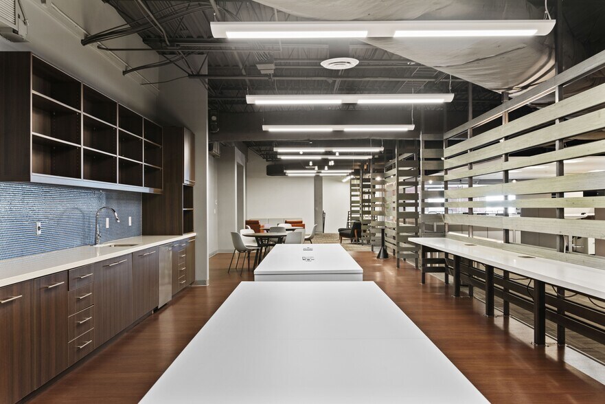 More Photos Of 5416 W Amelia Earhart Dr, Salt Lake City Flex For Lease