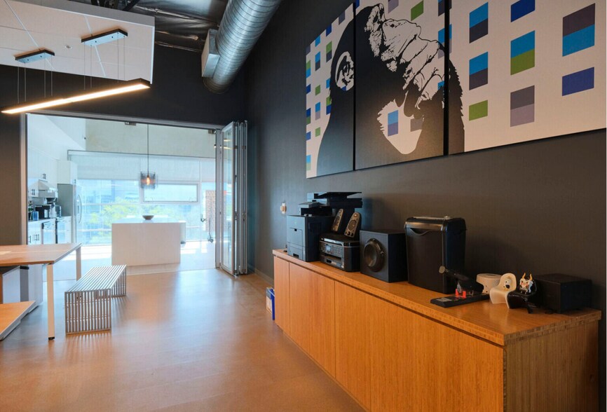 More Photos Of 855 Douglas St, El Segundo Loft Creative Space For Lease