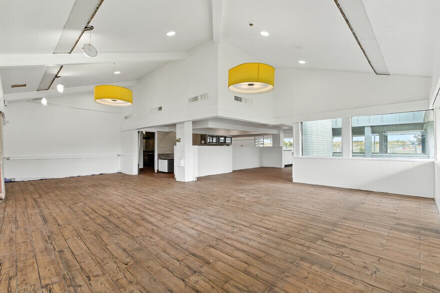 More Photos Of 4355 Sonoma Blvd, Vallejo Restaurant For Sale