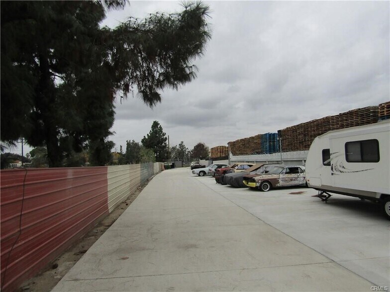 More Photos Of 280 S I St, San Bernardino Warehouse For Lease