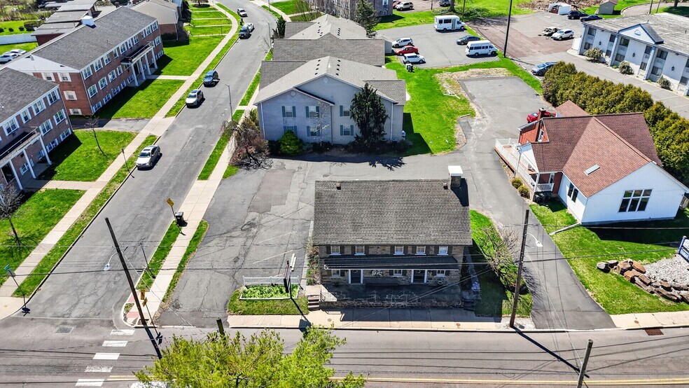 More Photos Of 1434-1436 W Broad St, Quakertown Office For Sale