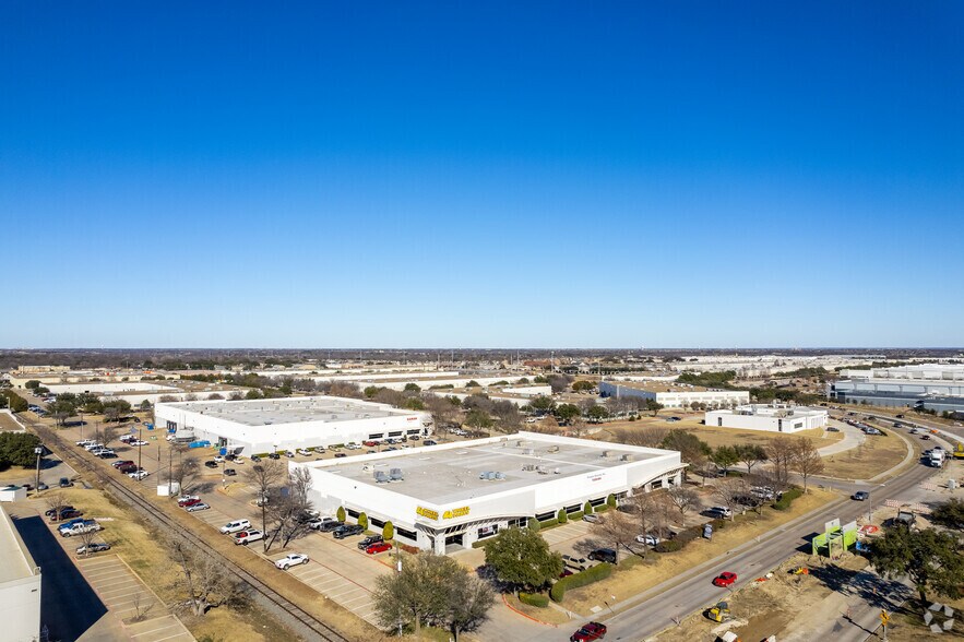 More Photos Of 3001 E Plano Pky, Plano Light Manufacturing For Lease