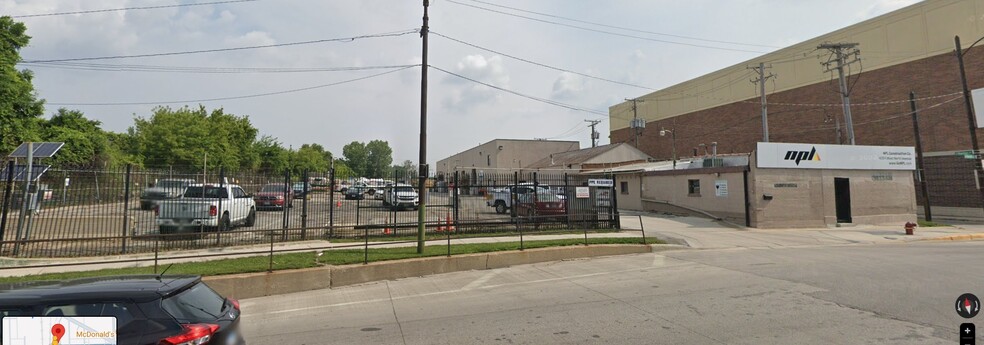 Primary Photo Of 4554 W North Ave, Chicago Warehouse For Sale