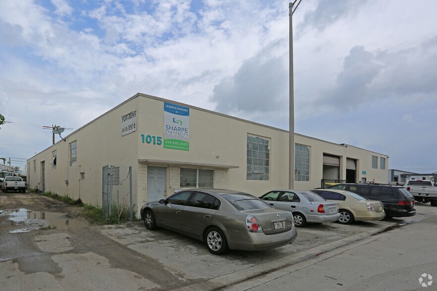 More Photos Of 1015-1025 E 29th St, Hialeah Warehouse For Lease