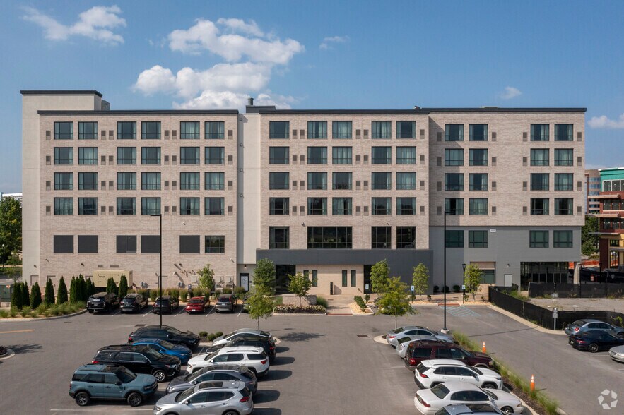 More Photos Of 435 Williams Ave SW, Huntsville Hotel For Lease