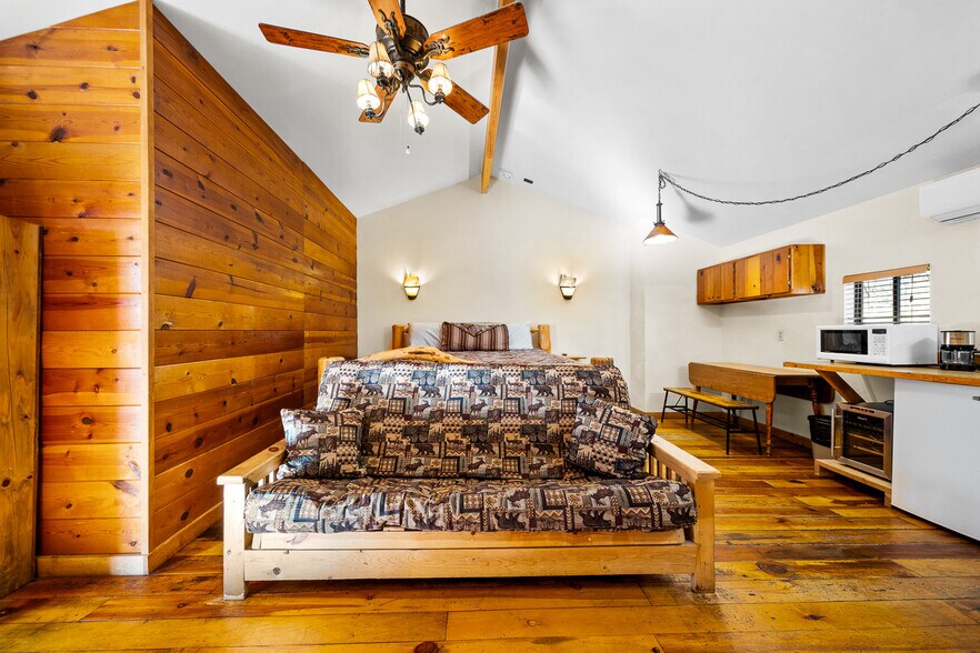 More Photos Of 2089 E White Mountain Blvd, Pinetop Hotel For Sale