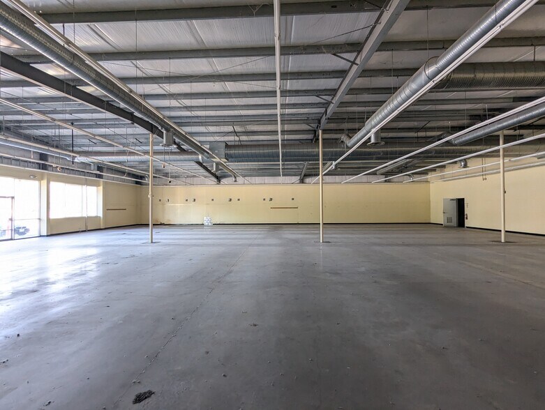 More Photos Of 411 E Main St, Daisetta Freestanding For Sale