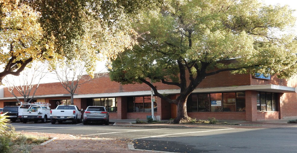 More Photos Of 309-317 W Main St, Visalia Office For Lease