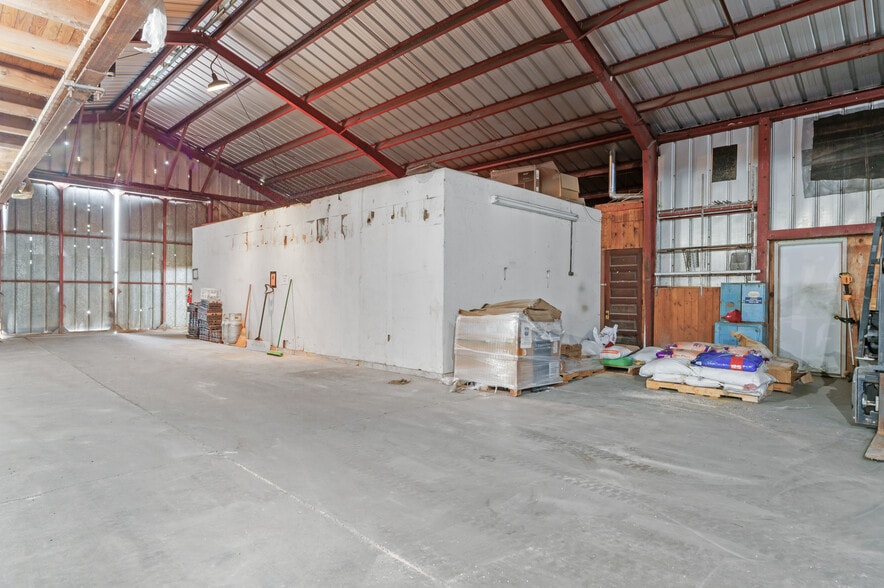 More Photos Of 10199 S Wayne Rd, Warren Showroom For Sale