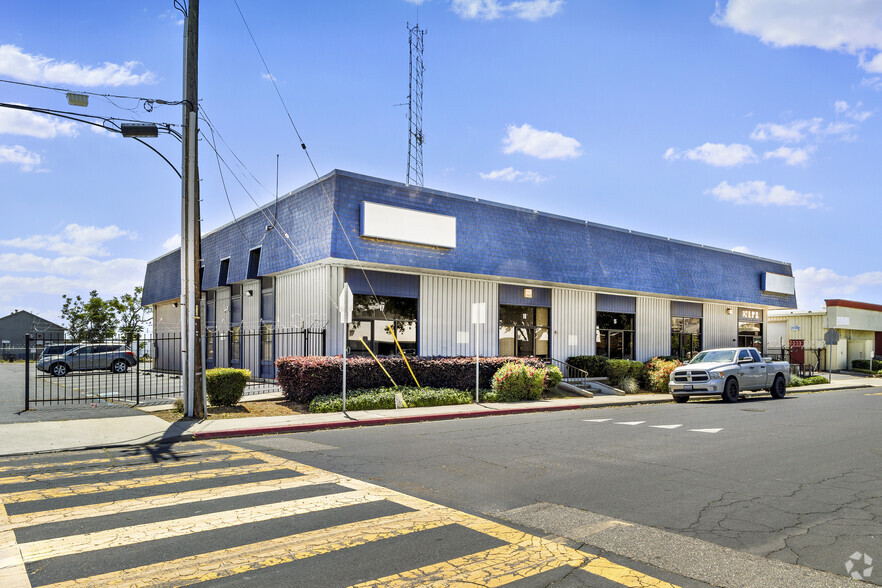 Primary Photo Of 142 N 9th St, Modesto Office For Lease