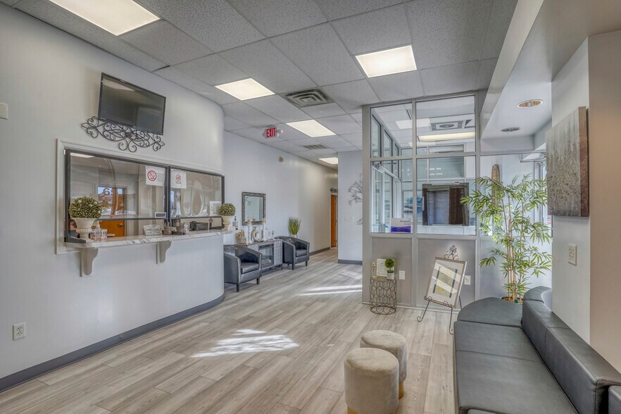 More Photos Of 65 N Dupont Hwy, Dover Medical For Sale