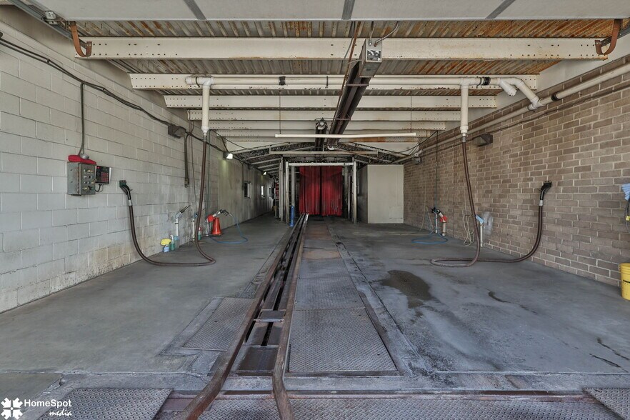 More Photos Of 2133 W Union Blvd, Bethlehem Freestanding For Lease