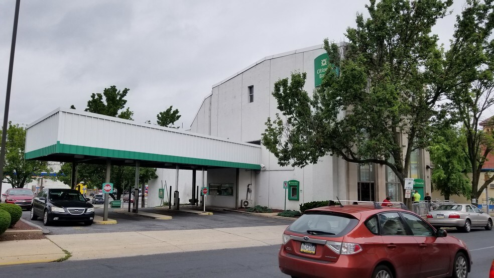 More Photos Of 936 N 9th St, Reading Bank For Sale