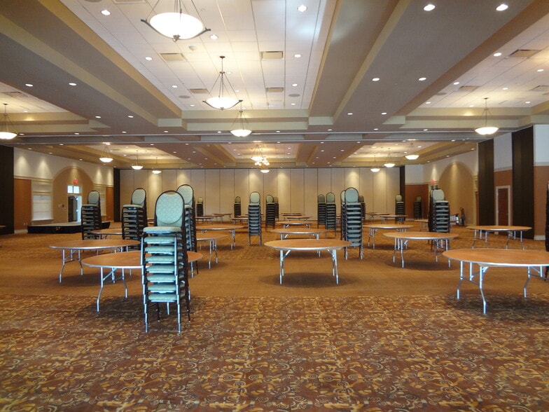 More Photos Of 5533 Chappell Crossing Blvd, West Chester Restaurant For Sale