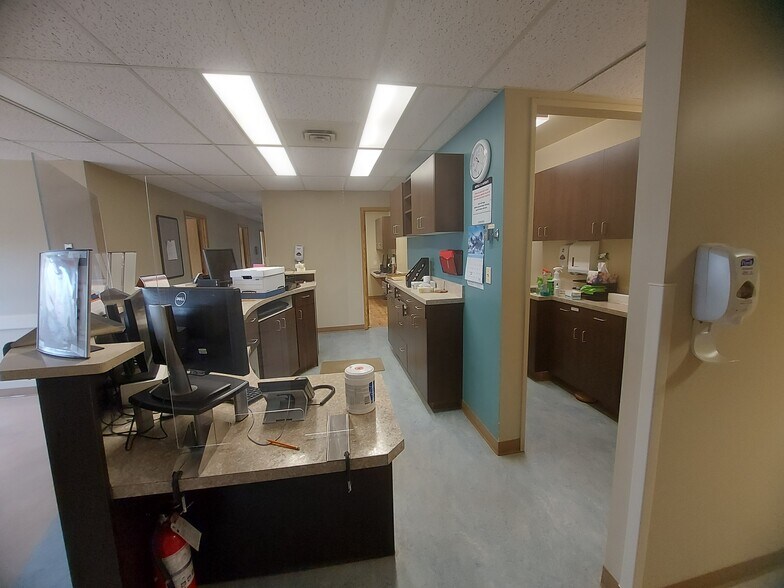 More Photos Of 4705 48 Ave, Red Deer Medical For Lease