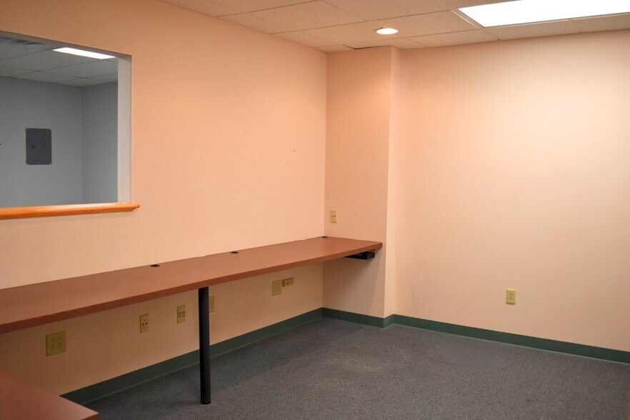More Photos Of 601 Gates Rd, Vestal Township Office For Lease