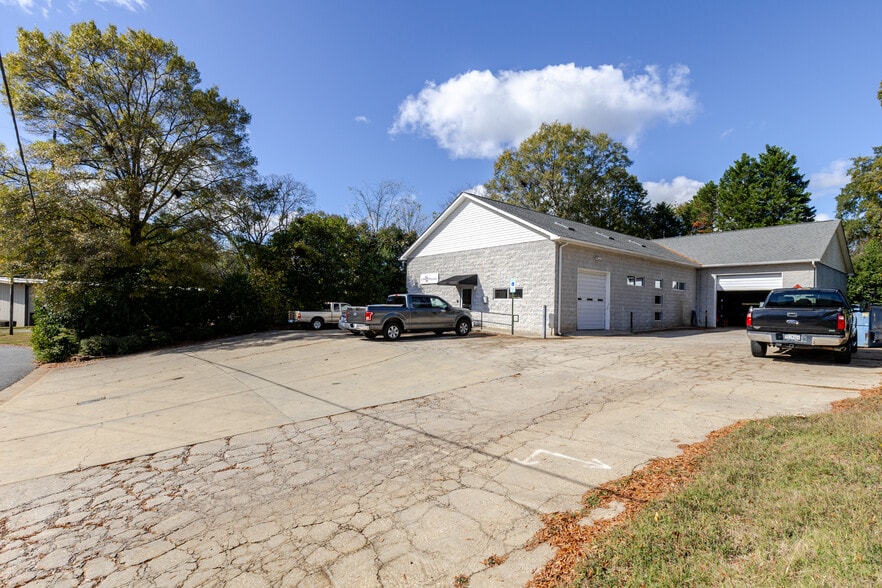 More Photos Of 138 Massey St, Fort Mill Light Manufacturing For Lease