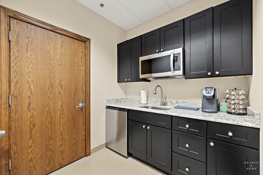 More Photos Of 106 S Wynstone Park Dr, Barrington Medical For Sale