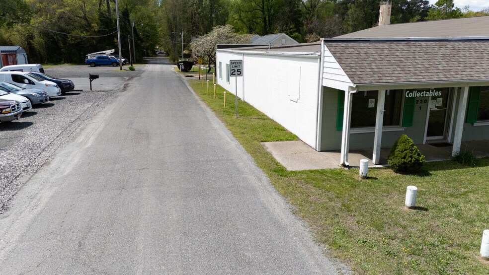 More Photos Of 220 Chesapeake Dr, White Stone Office For Sale