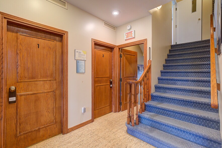 More Photos Of 415 Rue Du Village, Repentigny Office For Sale