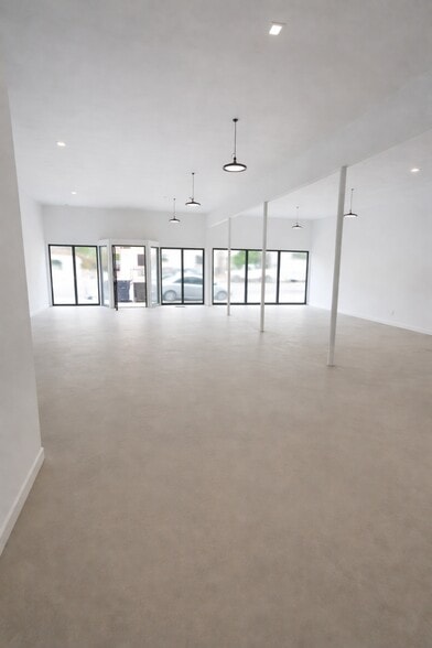 More Photos Of 1236 N Wilmington Blvd, Wilmington Storefront For Lease