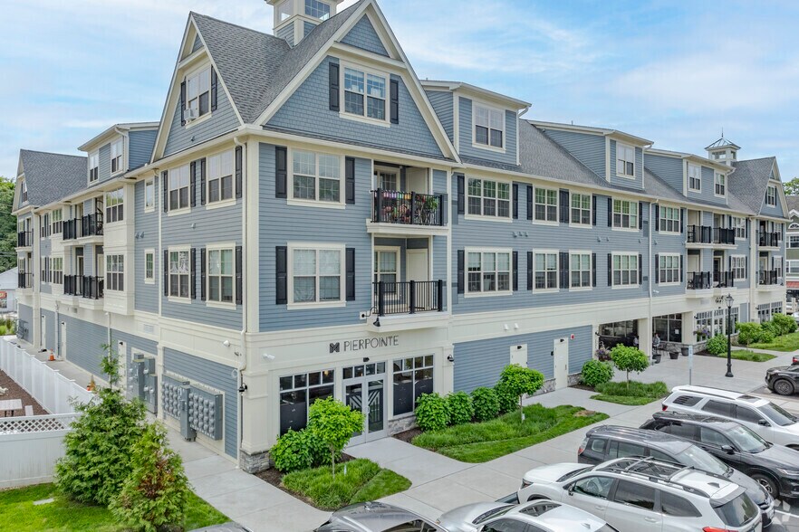 More Photos Of 800 Federal Rd, Brookfield Apartments For Lease