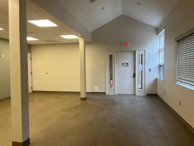 More Photos Of 2101-2107 Klockner Rd, Trenton Medical For Sale