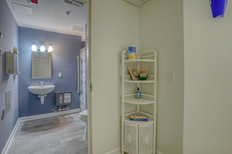 More Photos Of 110 Anglers Rd, Lewes Hotel For Sale