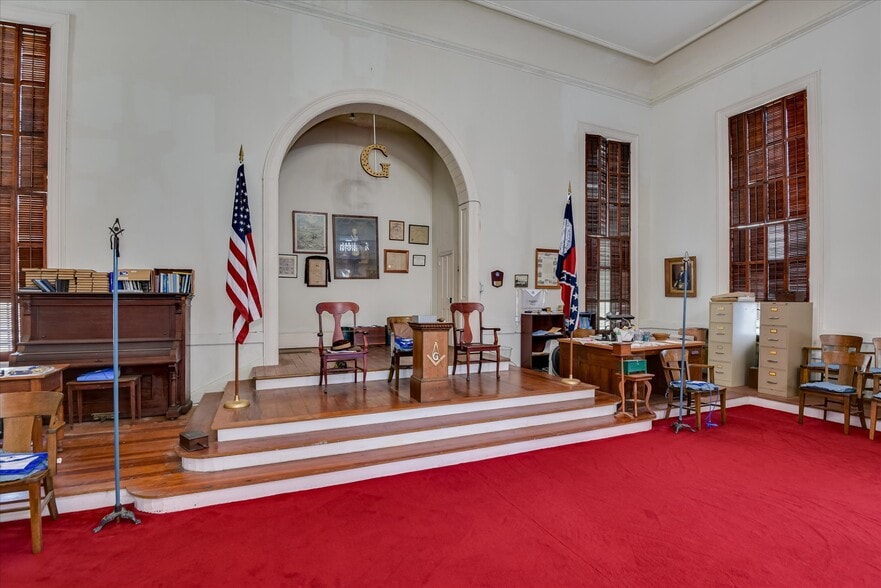 More Photos Of 205 E Liberty St, Washington Religious Facility For Sale