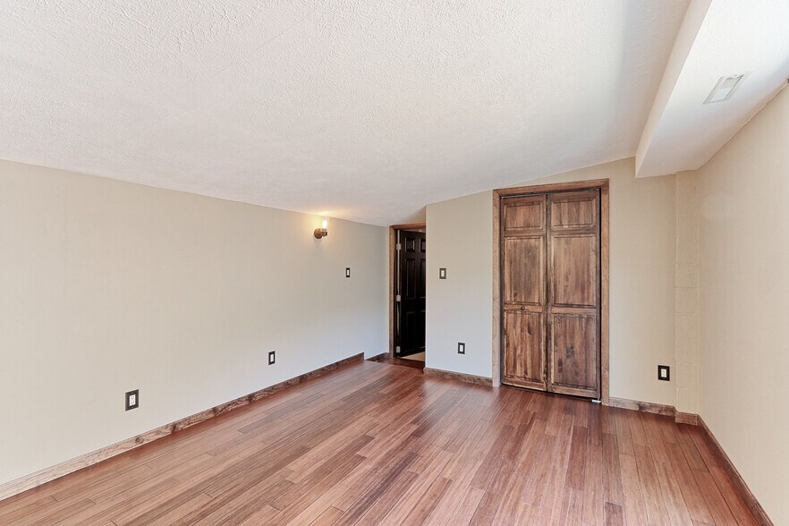 More Photos Of 30200 Highway 72, Golden Service Station For Sale