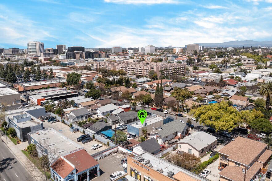 More Photos Of 620 E 2nd St, Santa Ana Service For Sale