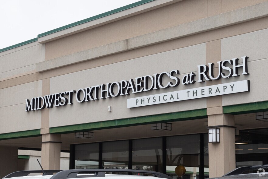 More Photos Of 648-678 N Northwest Hwy, Park Ridge Unknown For Lease