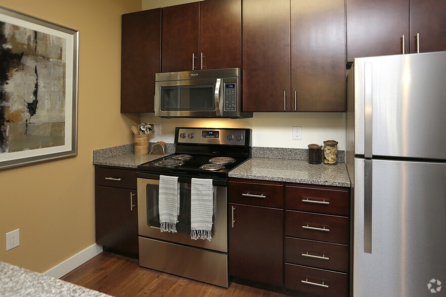 More Photos Of 4 Berry St, North Andover Apartments For Lease