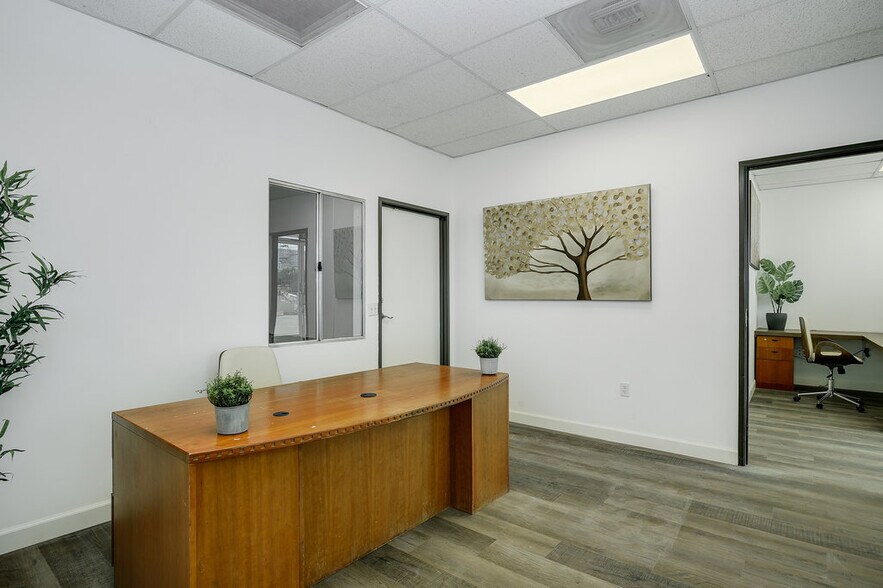 More Photos Of 8594 Siempre Viva Rd, San Diego Manufacturing For Lease