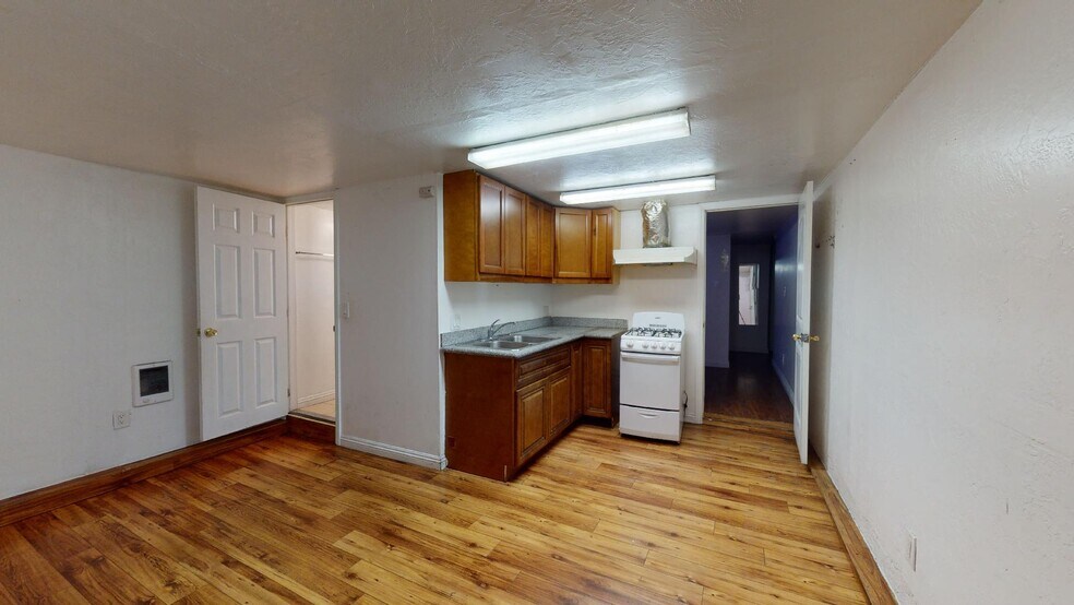 More Photos Of 3314 Farnam St, Oakland Apartments For Sale