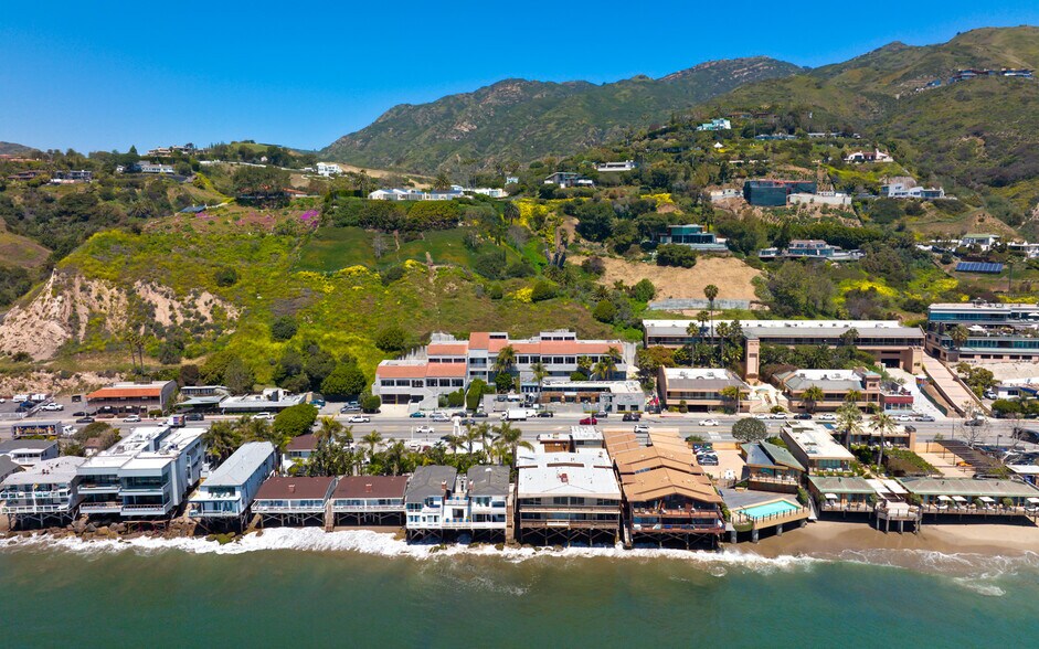 Primary Photo Of 22809 Pacific Coast Hwy, Malibu Medical For Sale