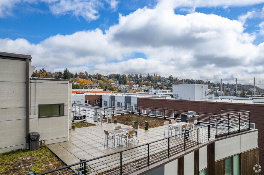 More Photos Of 3046 17th Ave W, Seattle Apartments For Lease